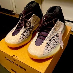 Adidas Yeezy QNTM basketball-inspired sneaker Brand New never worn. Size 11.5
